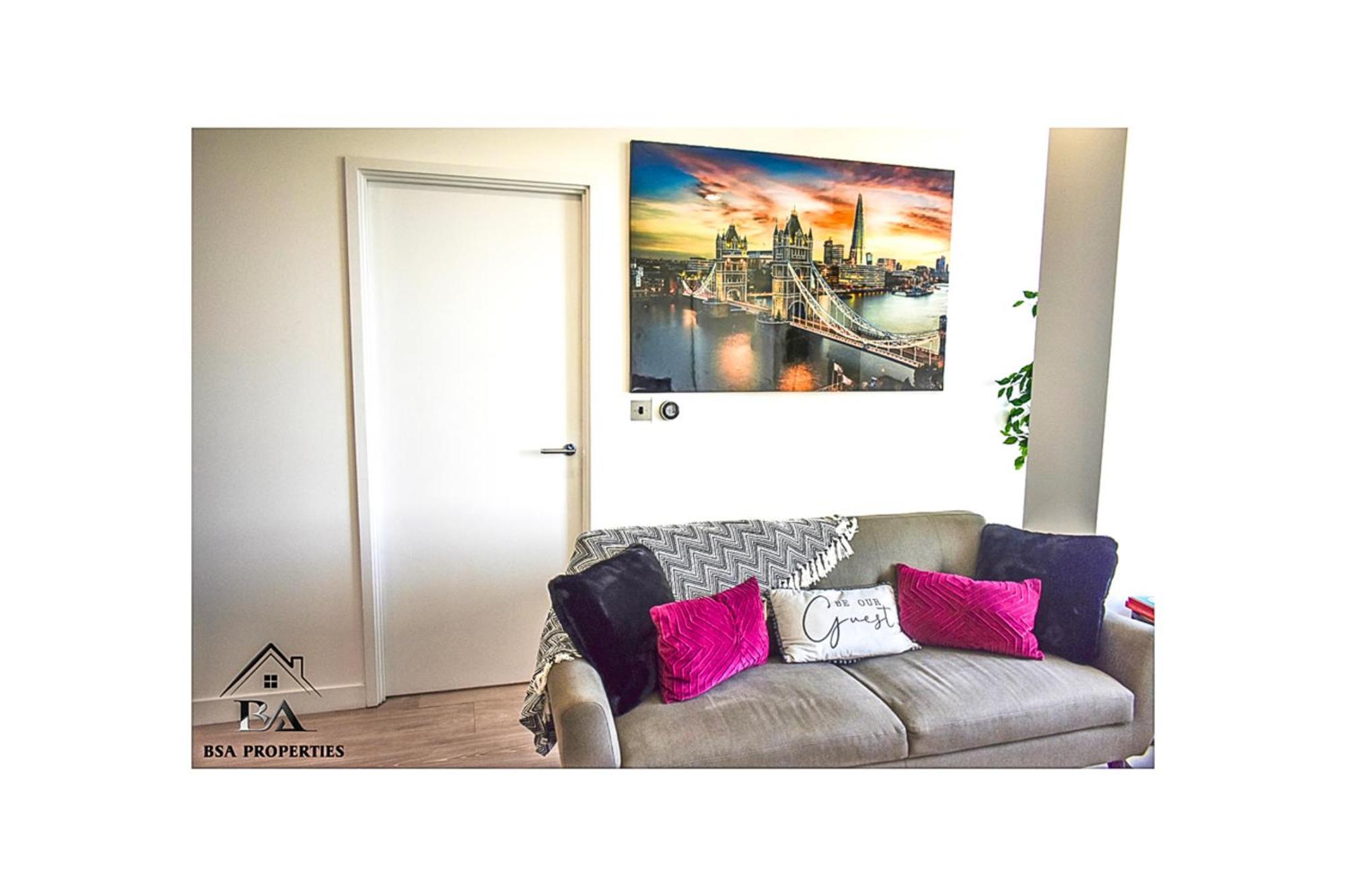 City Centre Ascot Apartment: Pet-Friendly with Free Parking Bracknell Exterior photo